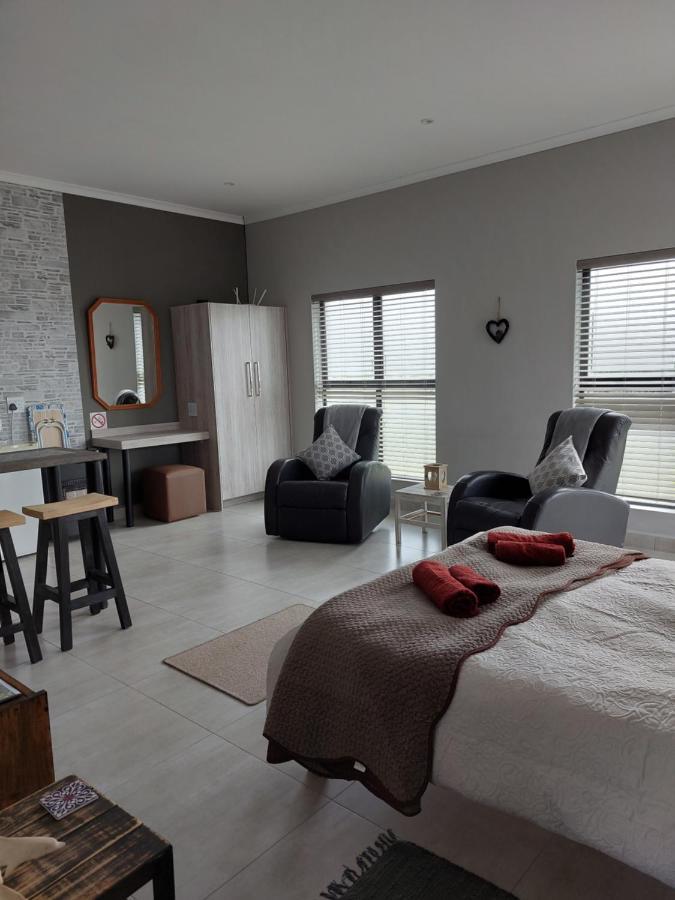 Silver Oaks Airbnb Langebaan