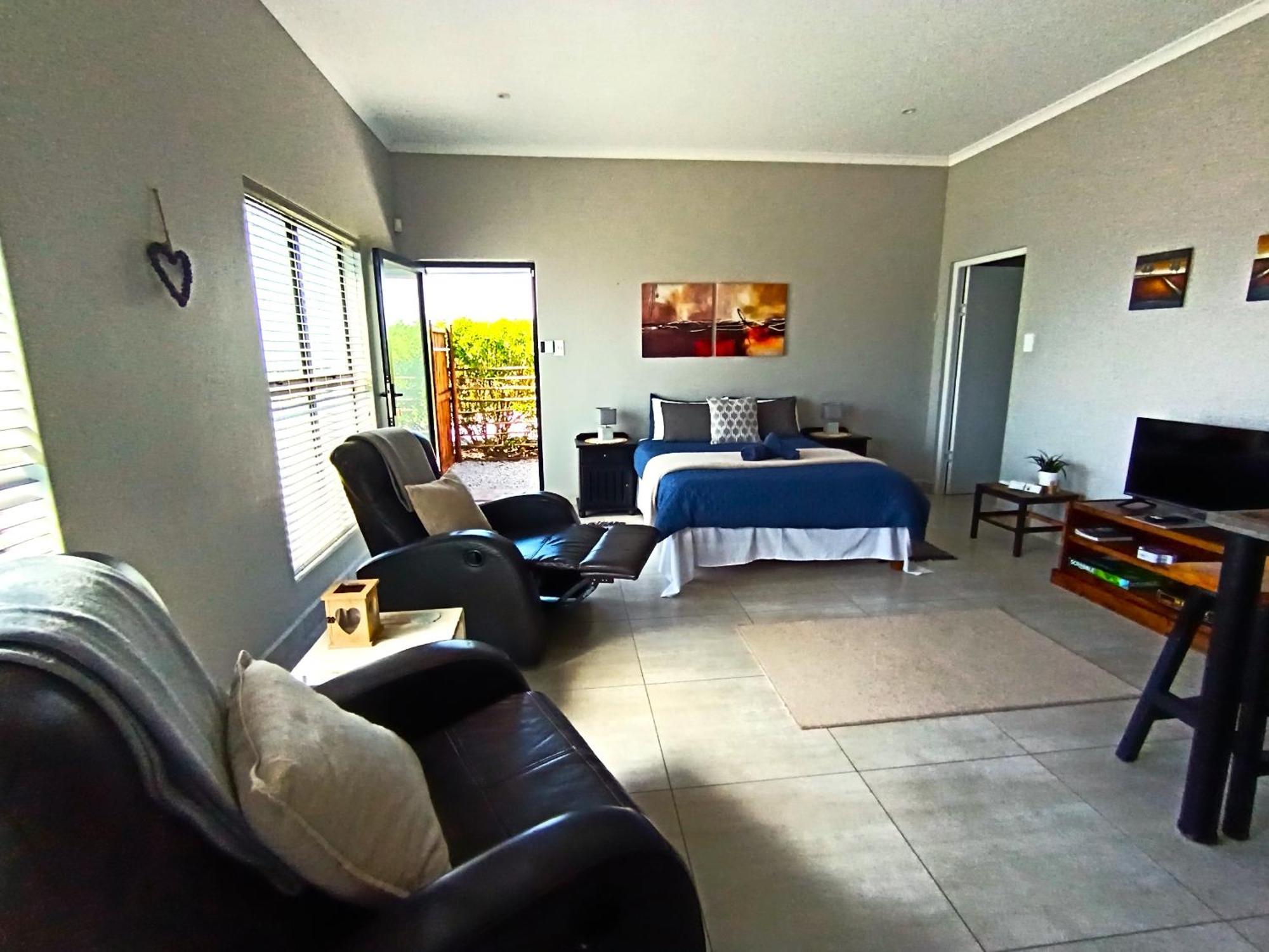 Silver Oaks Airbnb Langebaan