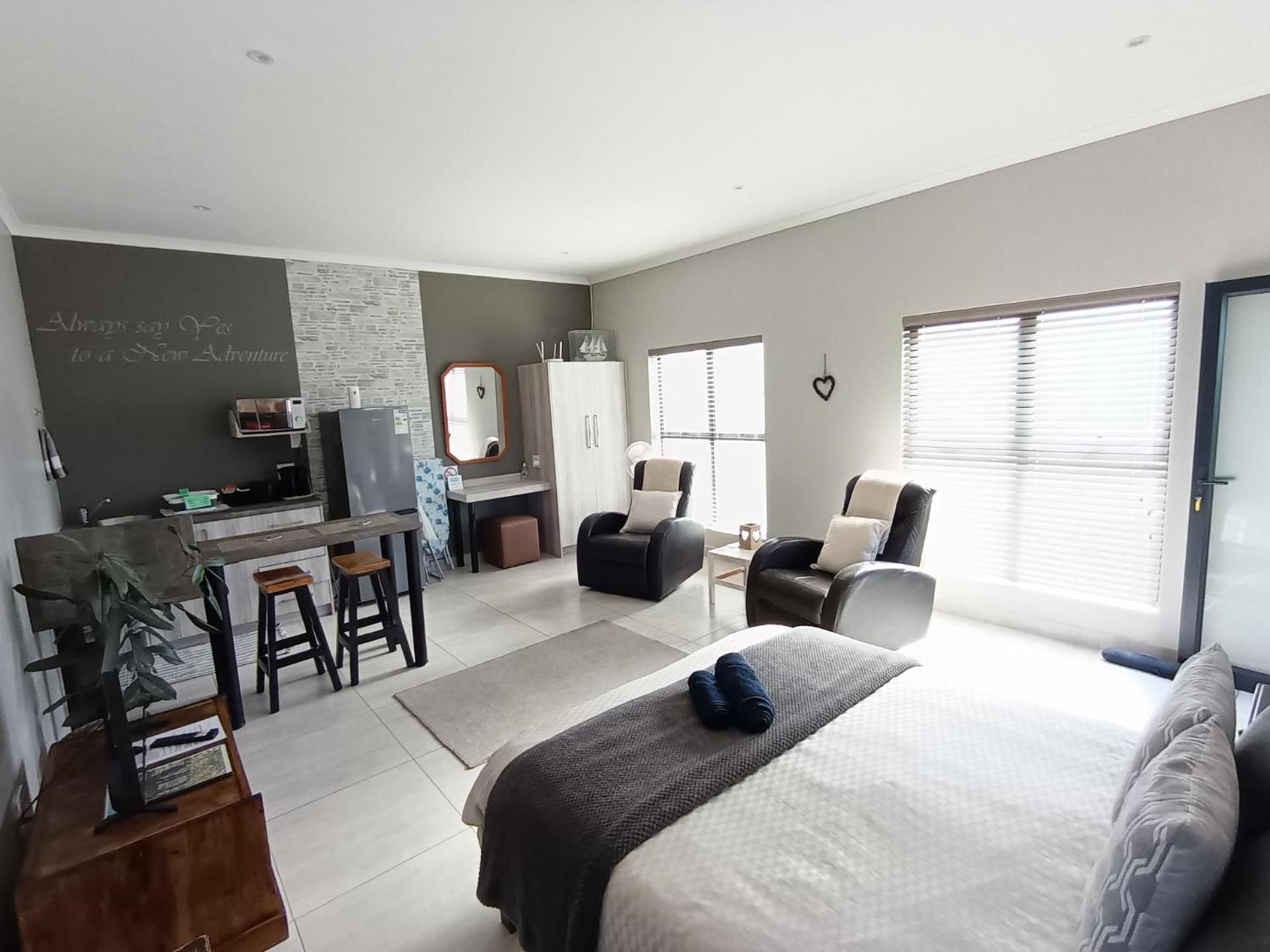 Silver Oaks Airbnb * Langebaan